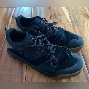 The North Face Men's Larimer Lace Approach Shoes Sneakers Size 13- Like New